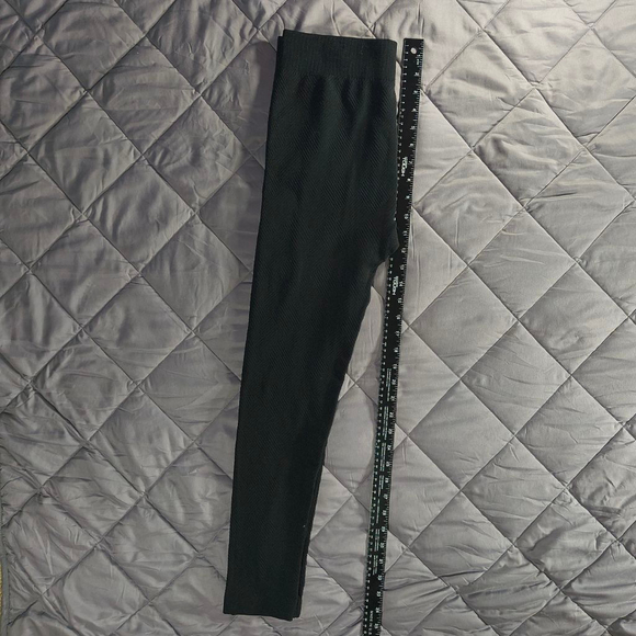 (L/XL) Women's Moral Fiber Black Textured Fleece Lined Leggings - Picture 3 of 5